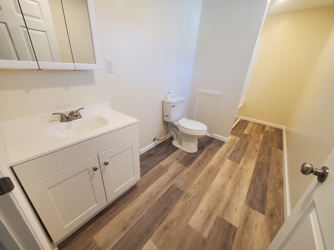 Baño - 9 N Monroe St Unidad D
