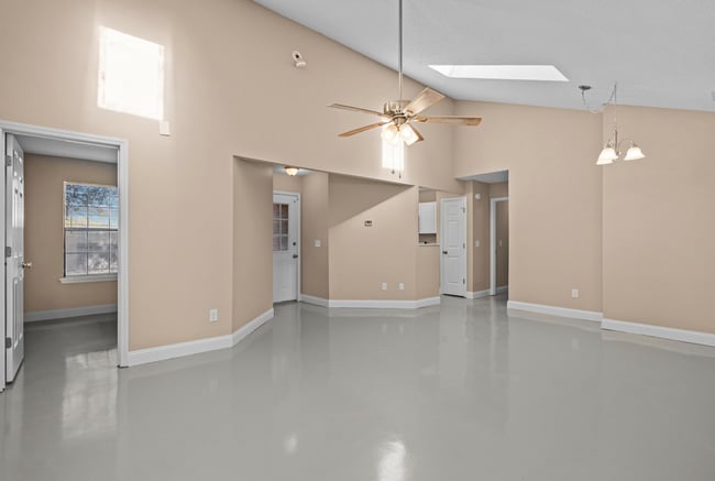 Photo - 1160 Shipyard Blvd
