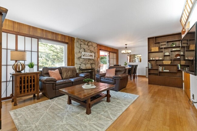 Photo - 530 Rockaway Beach Ave