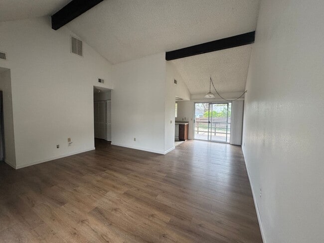 Photo - R7560S Unit B