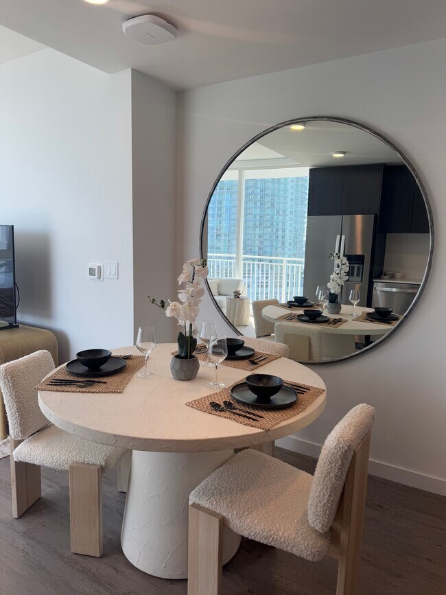 Photo - 151 NE 20th Ter Unidad 811