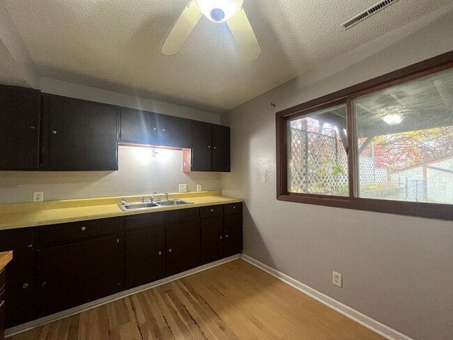 Photo - 6248-6250 45th St N