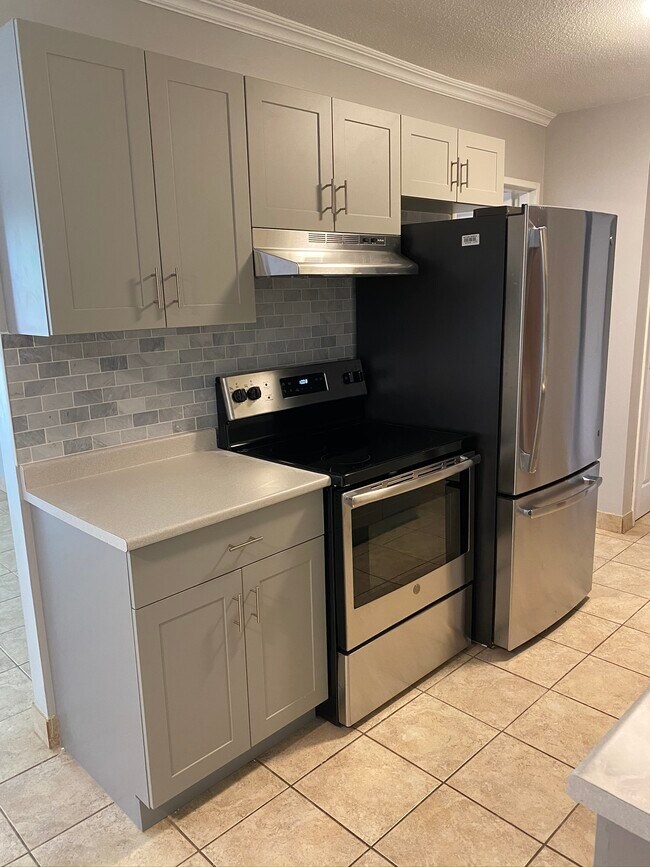 Photo - 96 Marlborough St S