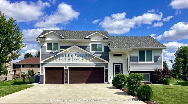 3BR, 2 1/2 BA Single Family Home in Elk River - 3BR, 2 1/2 BA Single Family Home in Elk River