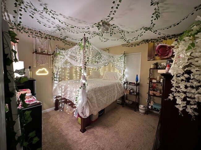 Photo - Oak Hill Village