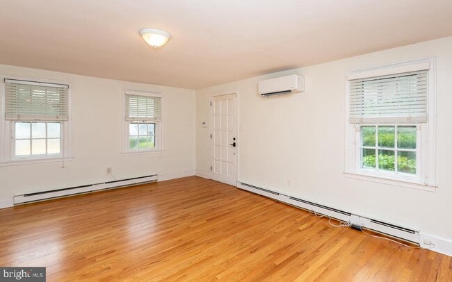 Photo - 240 Henley Rd