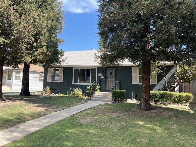 Building Photo - CENTRAL BAKERSFIELD Rental
