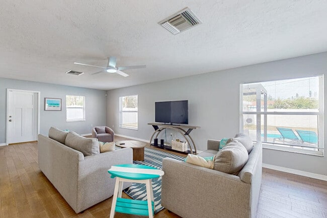 Photo - 2214 23rd Ave W Unidad SI ID1591373P