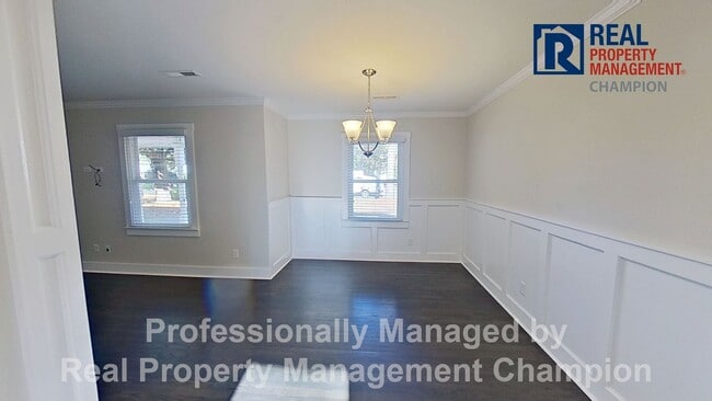 Photo - Updated 3 BD/2BA Home w/Spacious Rooms and Large Yard