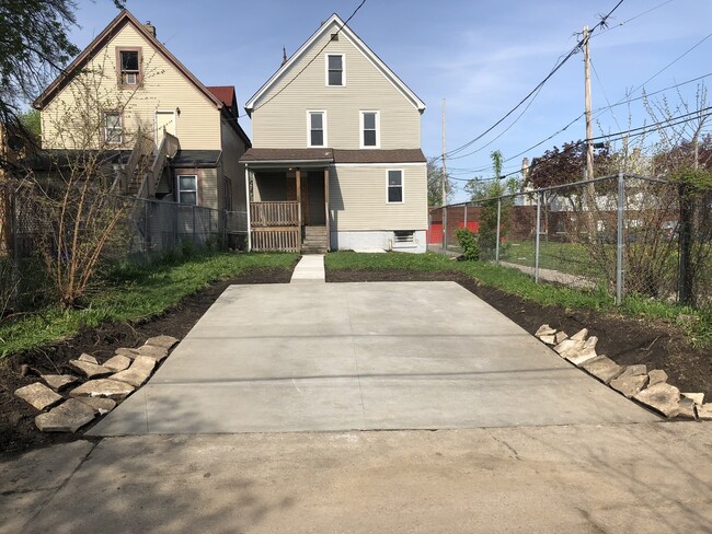 Photo - Updated 5BR/1.5BA Rent to Own Single Family Home