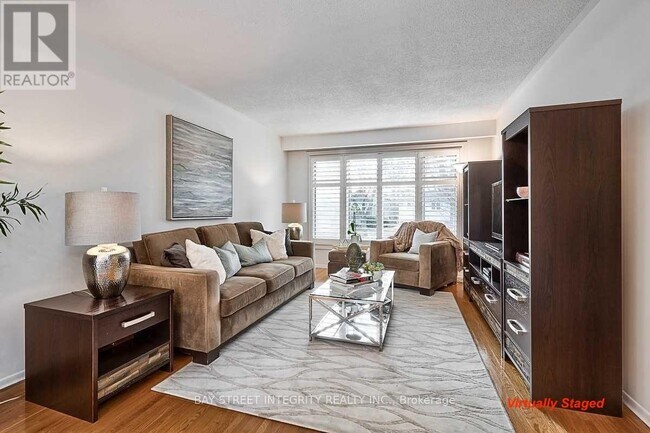 Photo - 1261 Richards Crescent