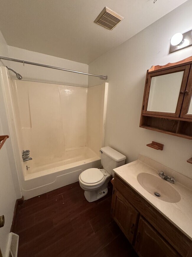 2 Bedroom, 1.5 Bathroom Duplex in Mt. Oliver Townhome Townhome Rental