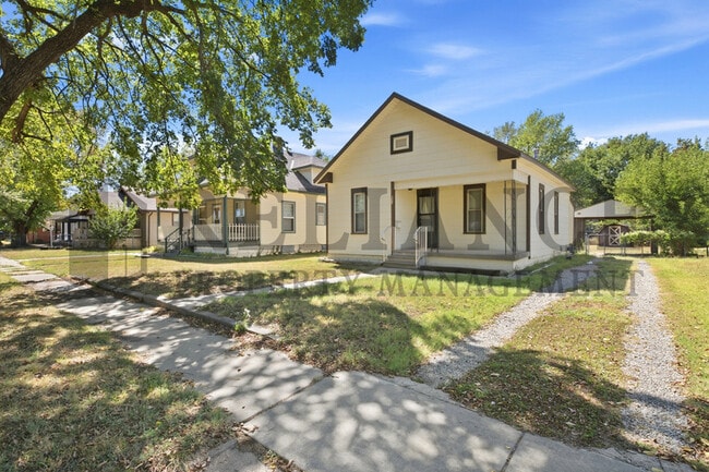 Photo - 833 S Elizabeth St
