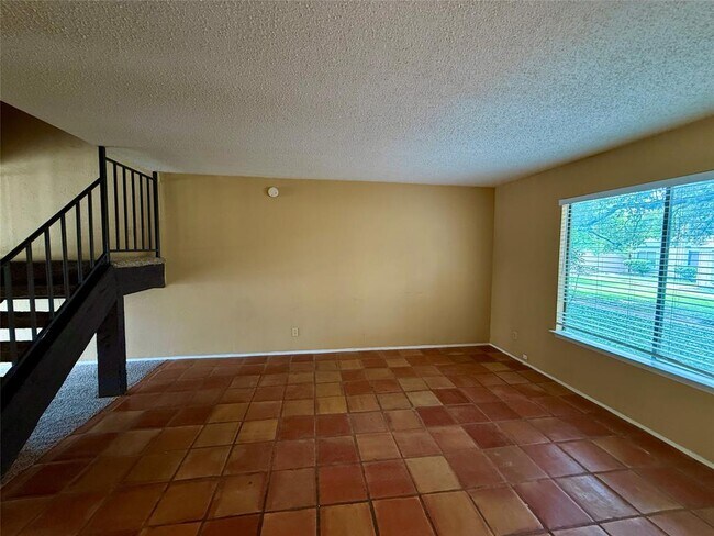 Photo - 9611 Blue Creek Ln