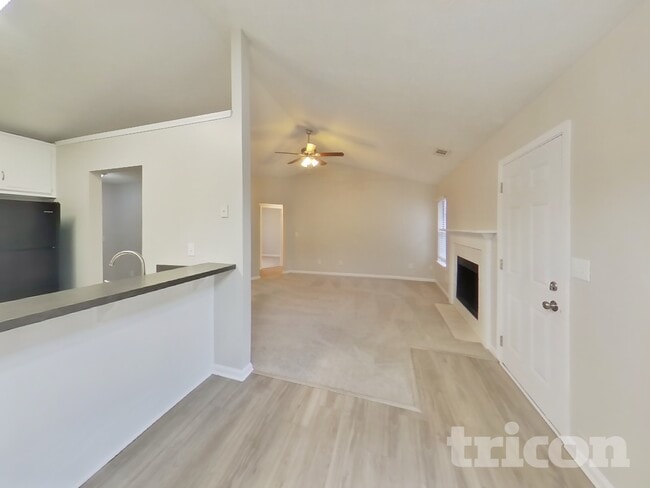 Photo - 1185 Mercury Dr SE