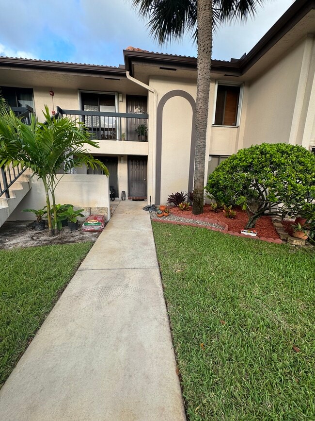 Building Photo - 351 Club Cir Unit 103 Rental