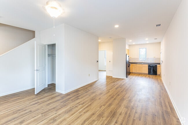 3BR, 2BA - 1,346 - Living Room