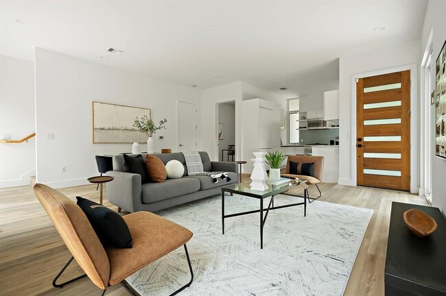 Photo - 5507 Manor Rd