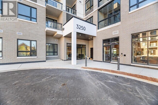 Photo - 3250 Carding Mill Trail Unit 228
