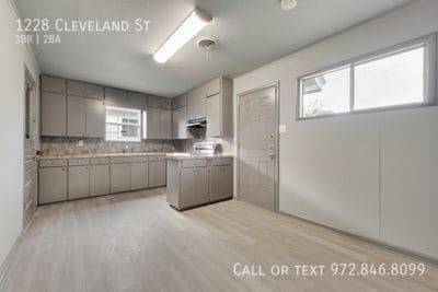 Photo - 1228 Cleveland St