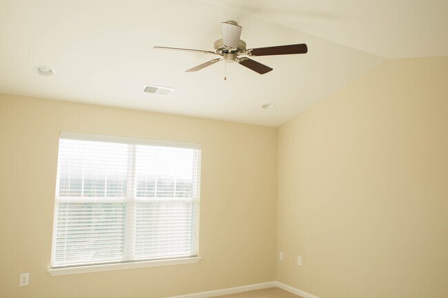 Photo - 2 Bedroom Townhouse at the Woodlands! Schedule a tour today! Only $500 deposit! Unit #208