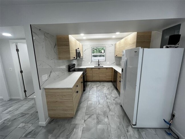 Building Photo - 136 NE 60th St Unit F Rental