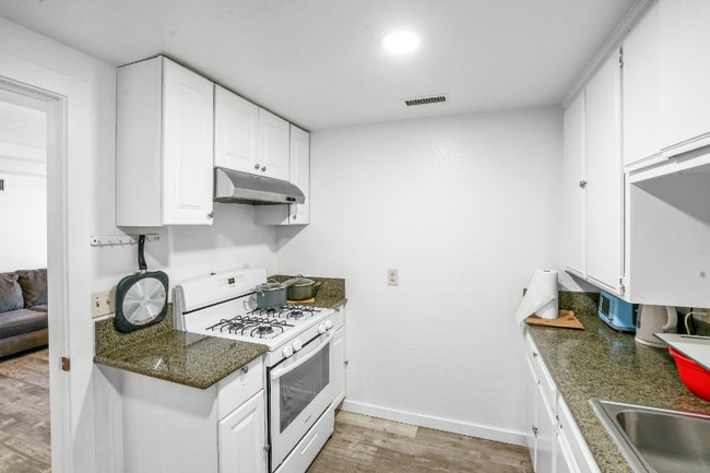 Photo - 571 Tilling Way