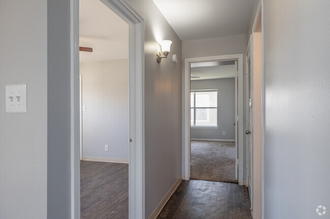 3BR, 2BA Hallway