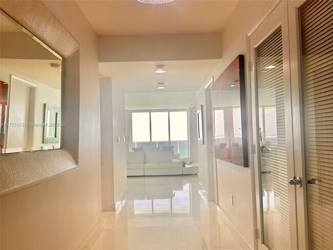 Photo - 1850 S Ocean Dr Unidad 3701