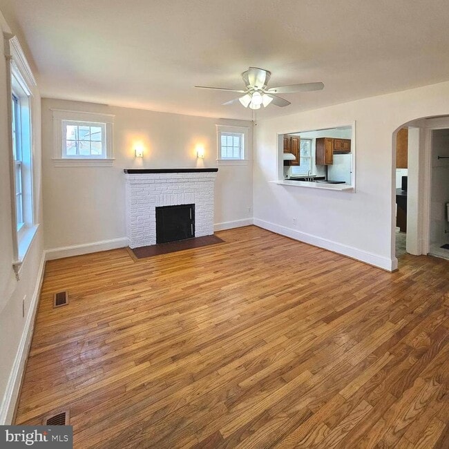 Building Photo - 2910 16th St S