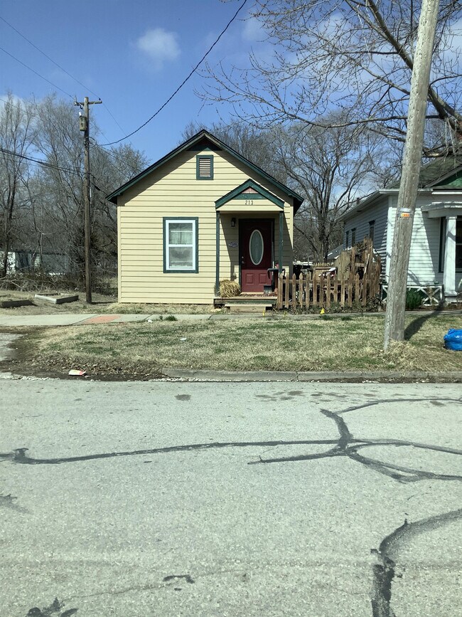 213 E Logan St Rental House Rental in Ottawa, KS