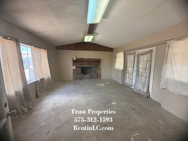 Photo - Spacious 2/1 close to everything
