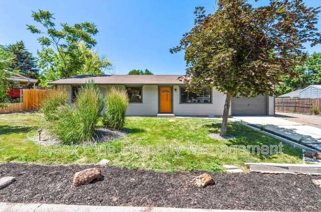 Photo - 404 Mountain View Dr