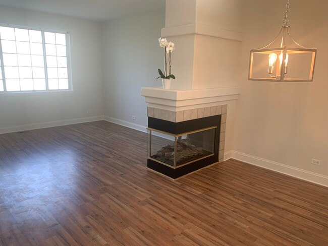 Photo - 9403 Harrison St