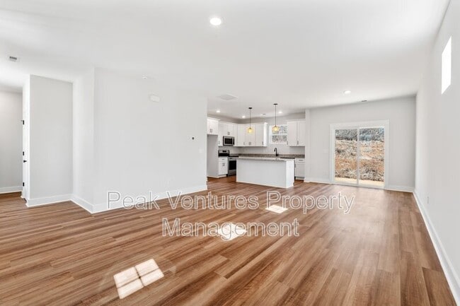 Photo - 104 Norbert Ln