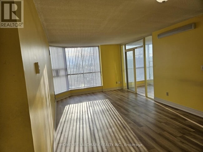 Photo - 2460 Eglinton Ave E Unit 605