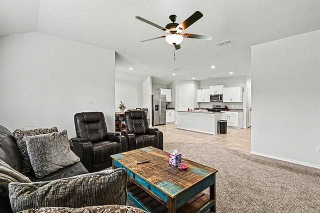 Photo - 513 Bronze Cir W