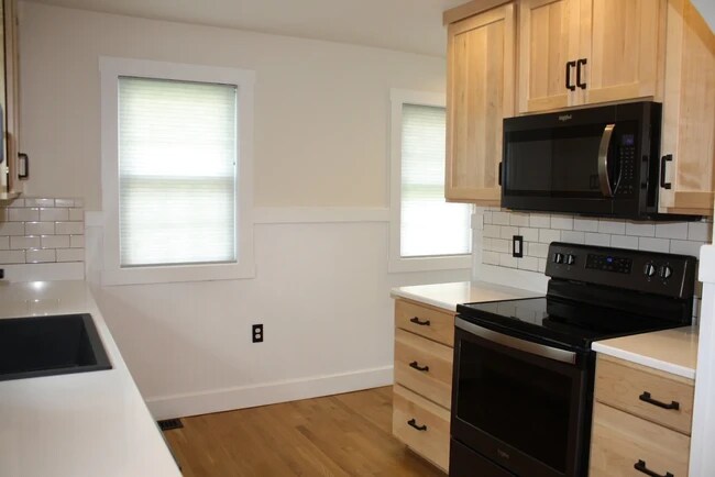 Photo - 1006 E 1st St