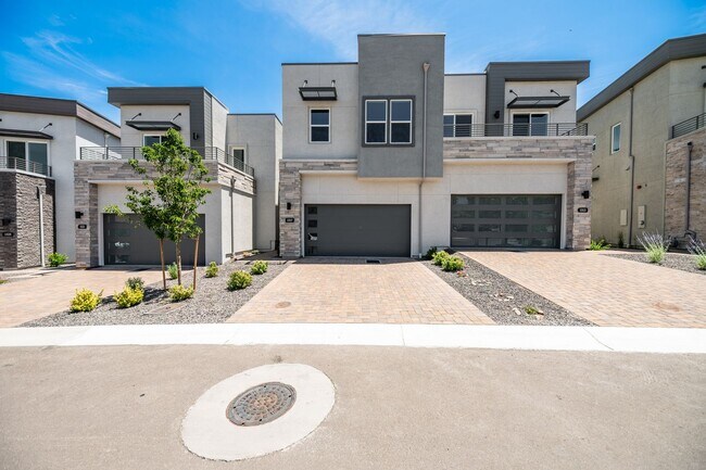 Photo - Immaculate New Build Just Steps from Laker...