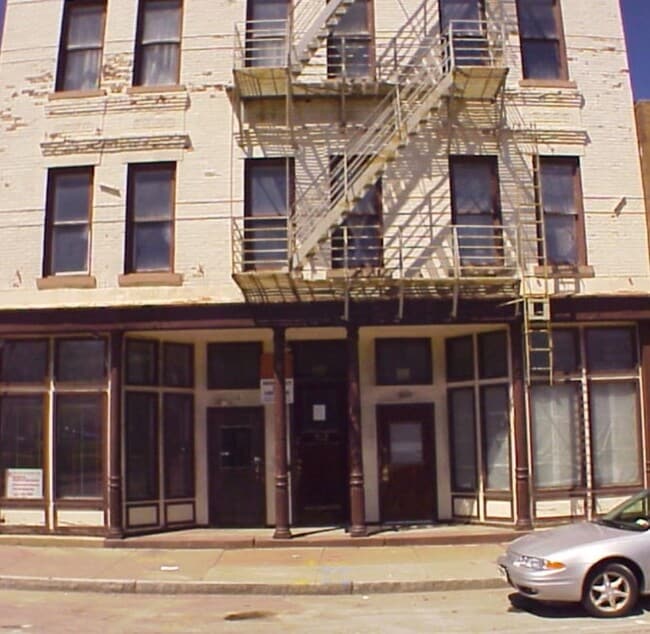 Building Photo - 510 W Main St Rental
