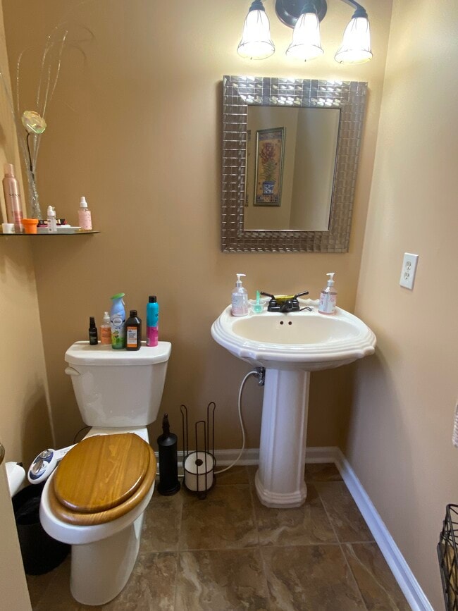 Photo - 725 Dell Ct