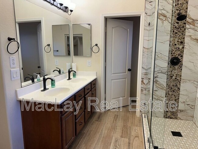 Photo - 1383 E Kingman Pl