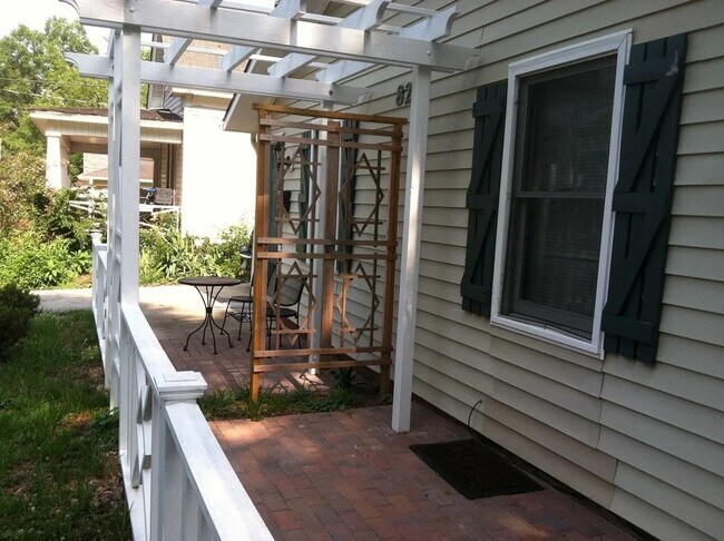 Photo - 820 Burch Ave Unit Right