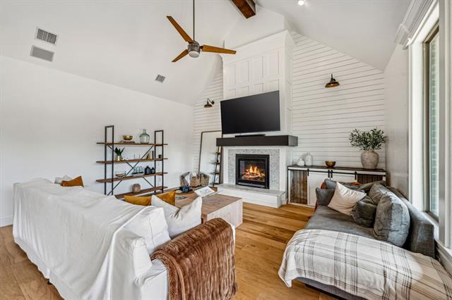 Photo - 337 Paddle Boat Dr