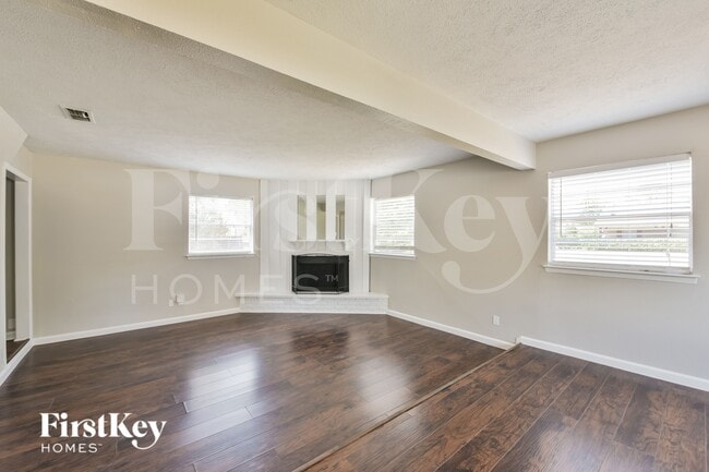 3603 Canary Dr