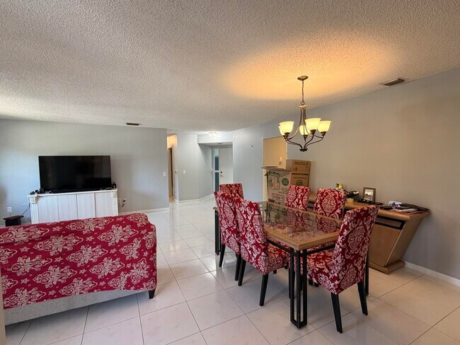 Photo - 5136 Floria Dr Unit G