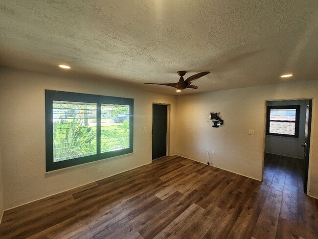 Photo - 906 2nd Ave E
