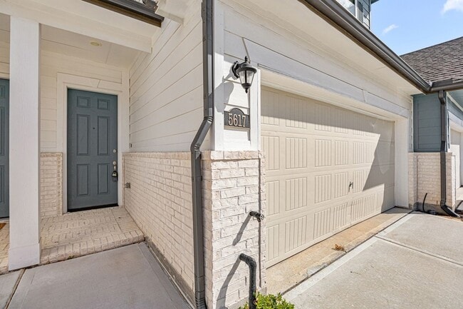 Photo - 5617 Evanston Ln