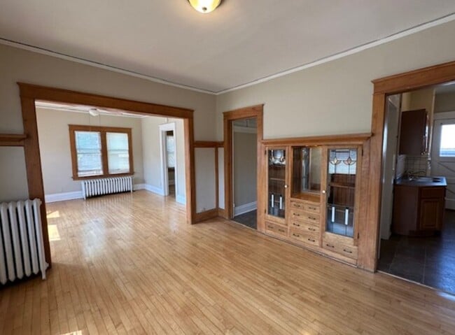 Building Photo - 1704 E Locust St
