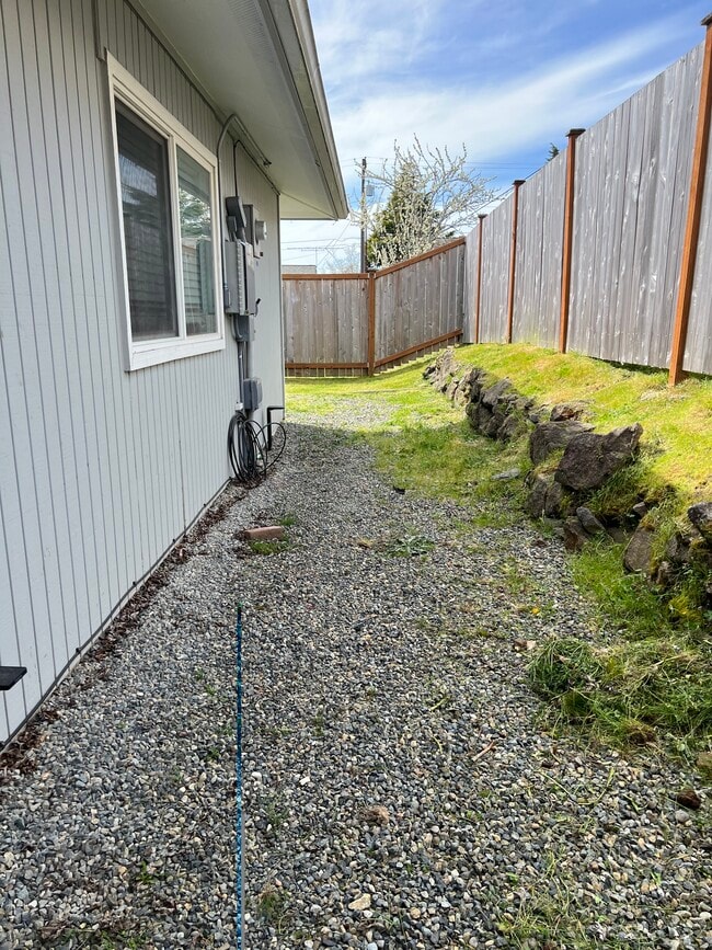 Studio_Access - 5326 Green Hills Ave NE